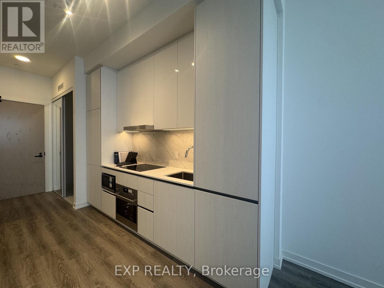 3611 - 8 Interchange Way, Vaughan, ON