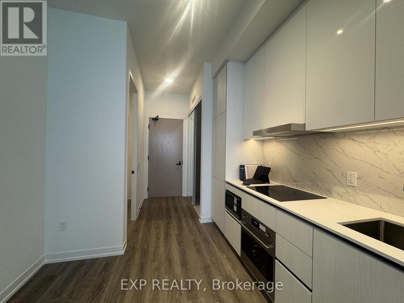 3611 - 8 Interchange Way, Vaughan, ON