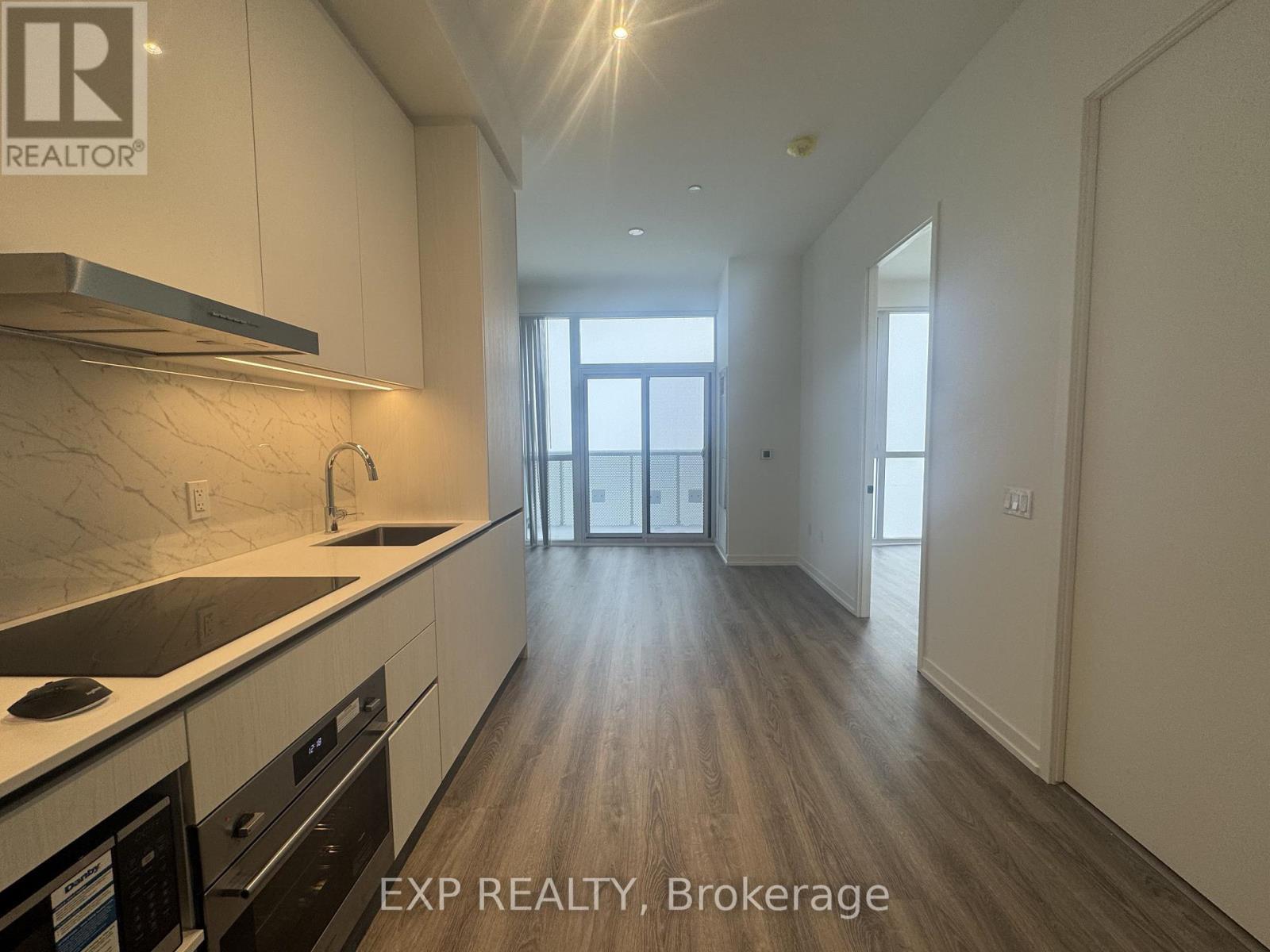 3611 - 8 Interchange Way, Vaughan, ON