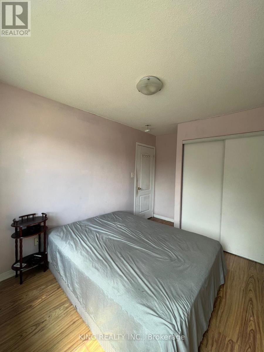 74 Pauline Crescent, Brampton, ON - Indoor Photo Showing Bedroom