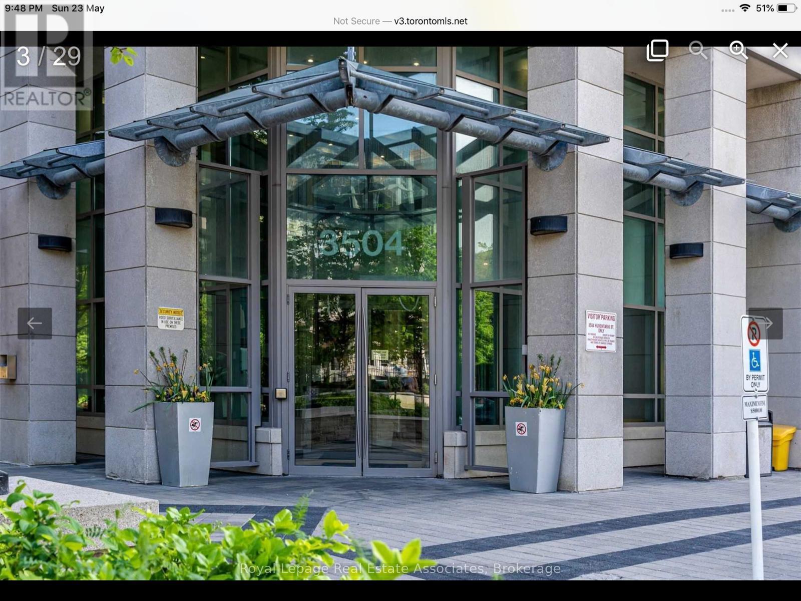 2510 - 3504 Hurontario Street, Mississauga, ON - Outdoor