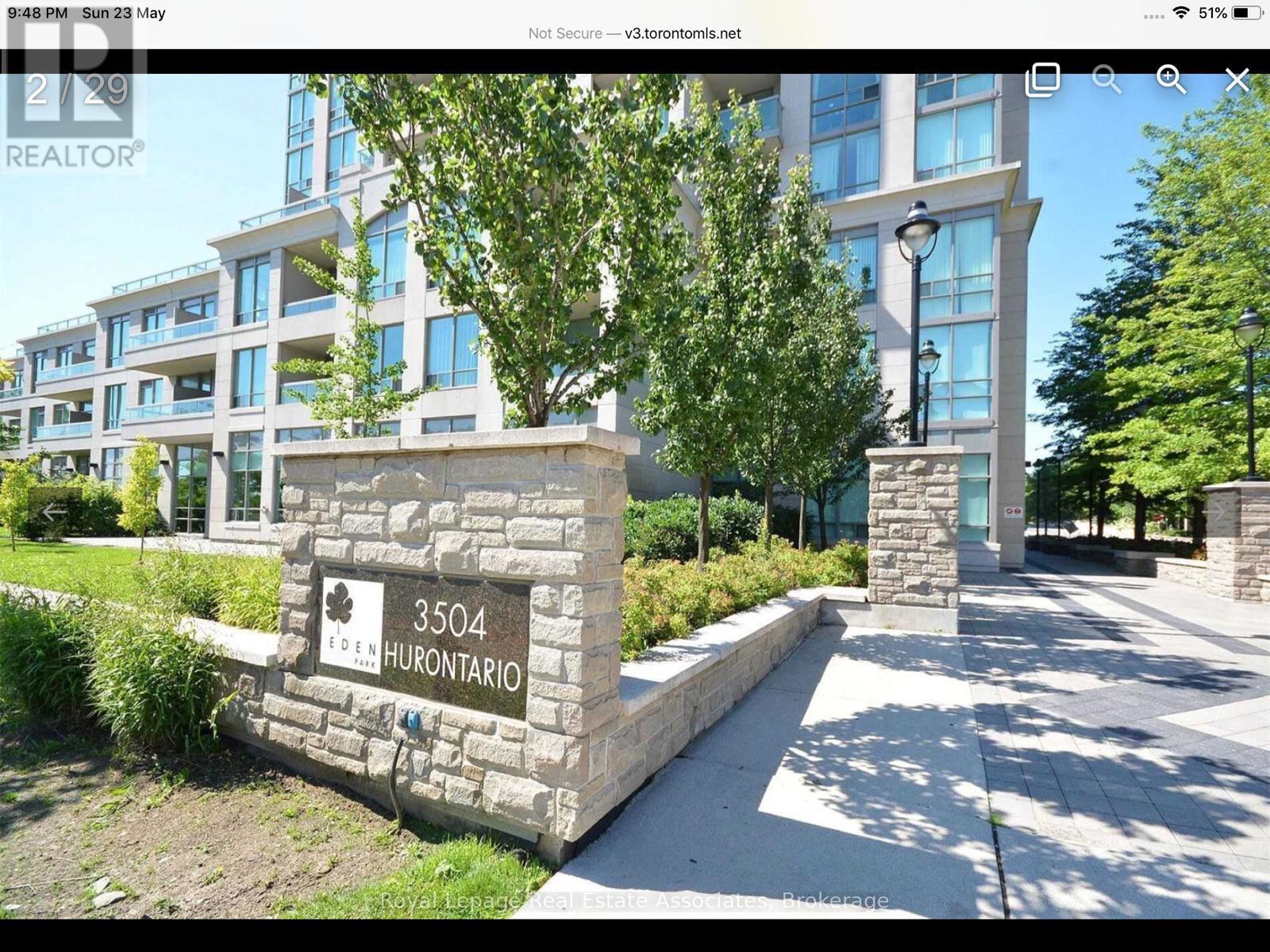 2510 - 3504 Hurontario Street, Mississauga, ON - Outdoor