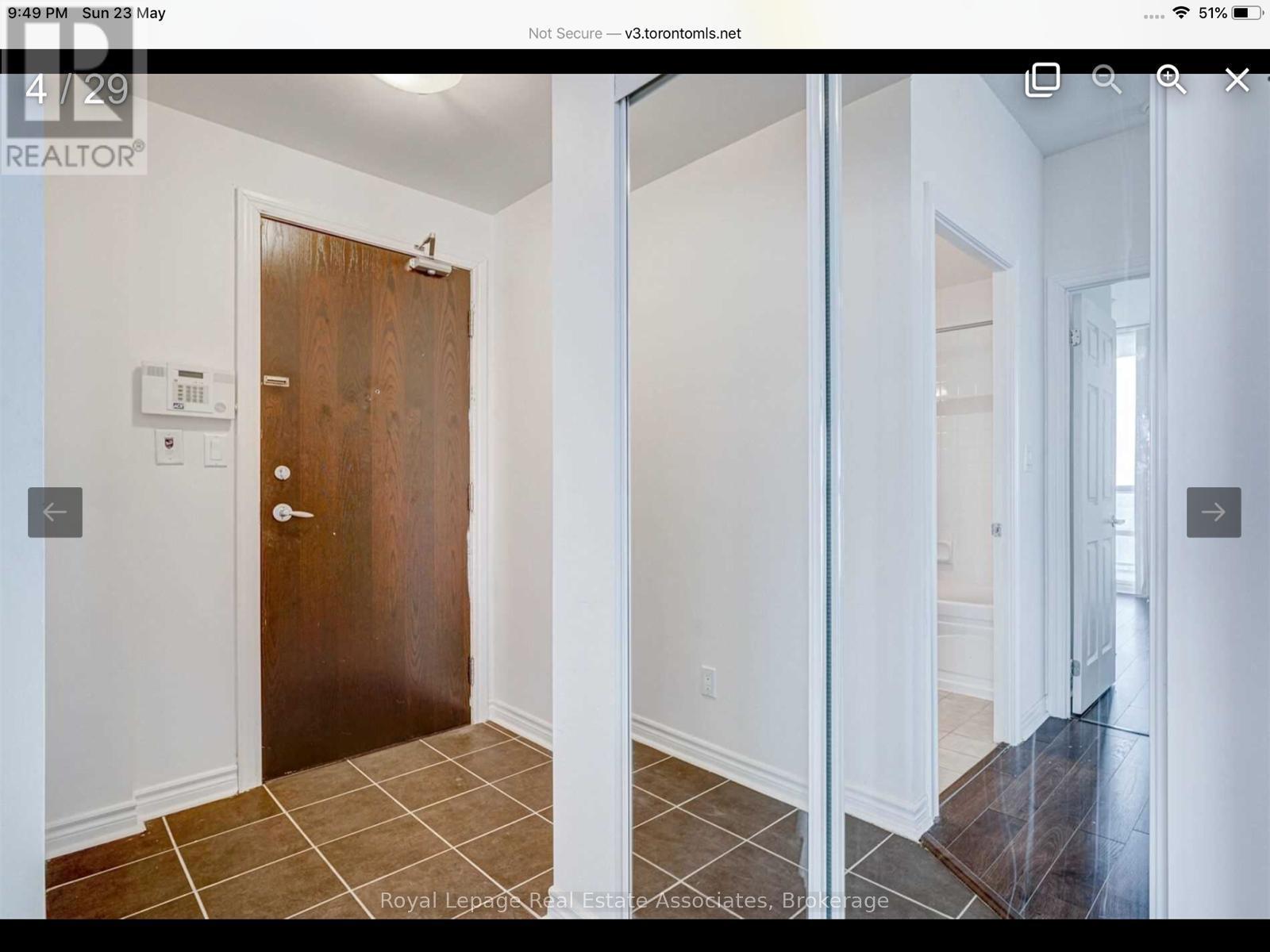 2510 - 3504 Hurontario Street, Mississauga, ON - Indoor Photo Showing Other Room