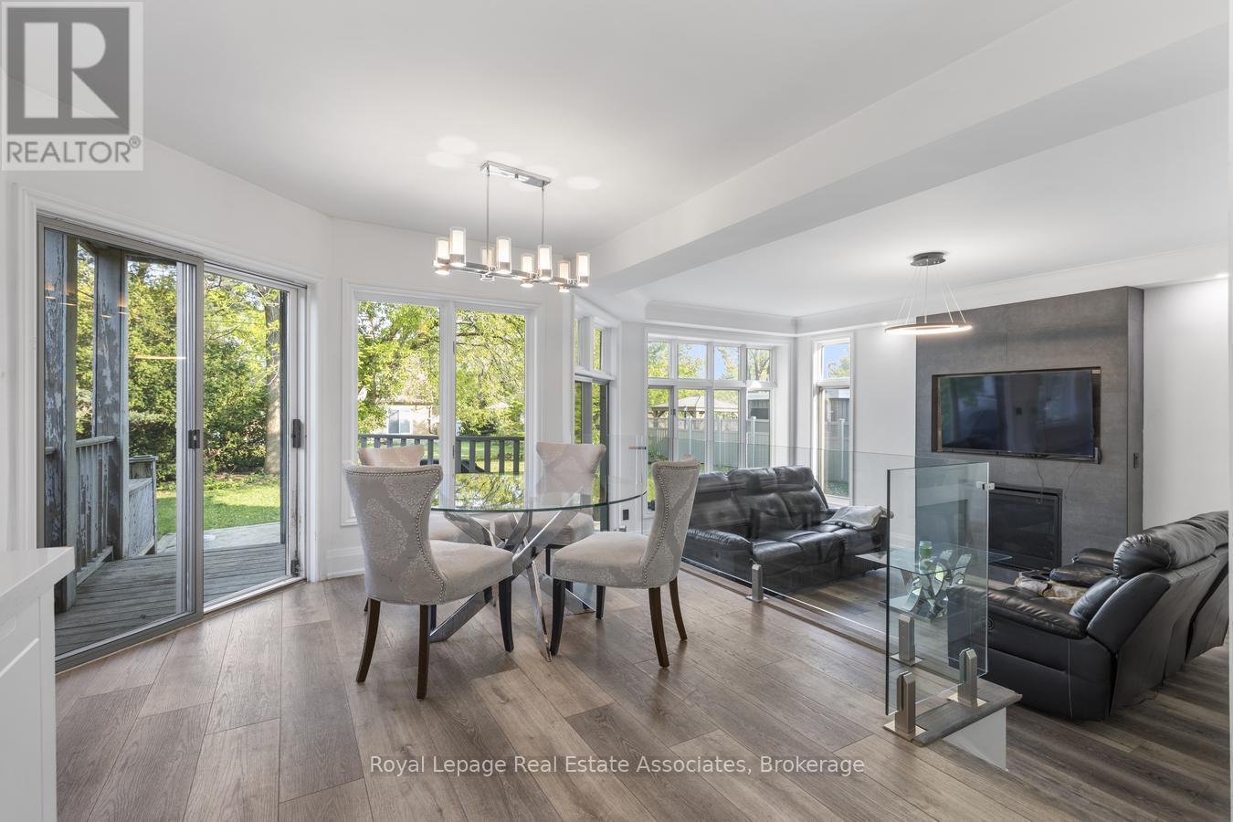 938 Henley Road, Mississauga, ON - Indoor With Fireplace