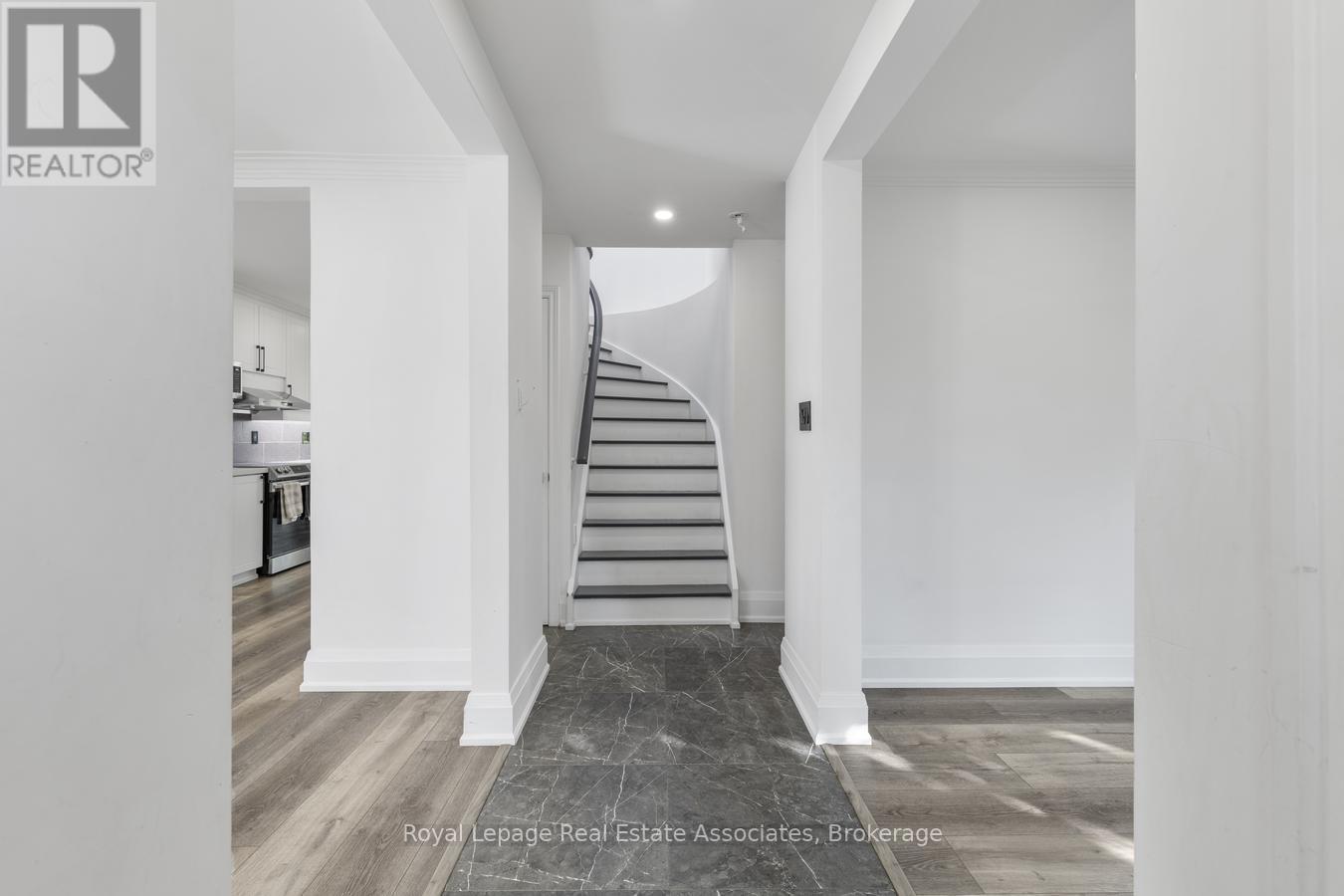 938 Henley Road, Mississauga, ON - Indoor Photo Showing Other Room