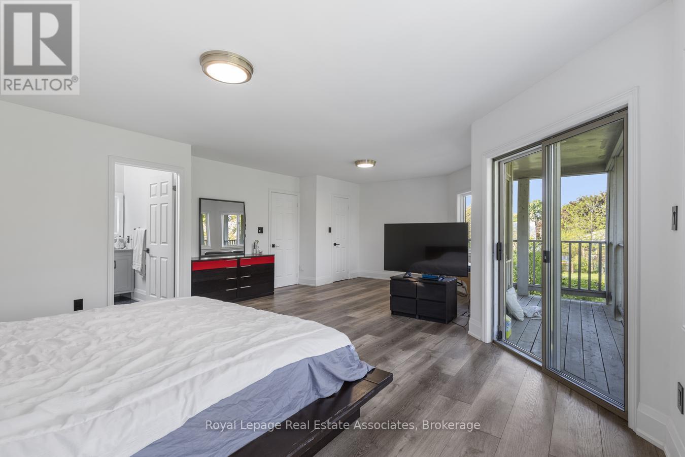 938 Henley Road, Mississauga, ON - Indoor Photo Showing Bedroom