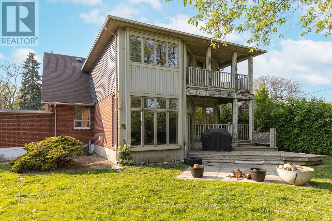 938 Henley Road, Mississauga, ON - Outdoor