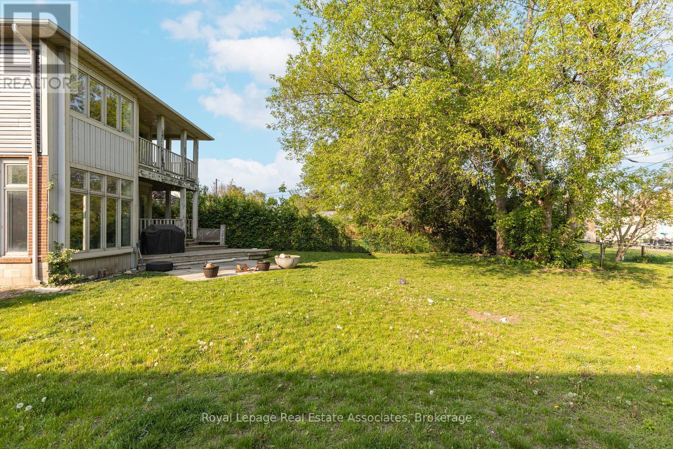 938 Henley Road, Mississauga, ON - Outdoor