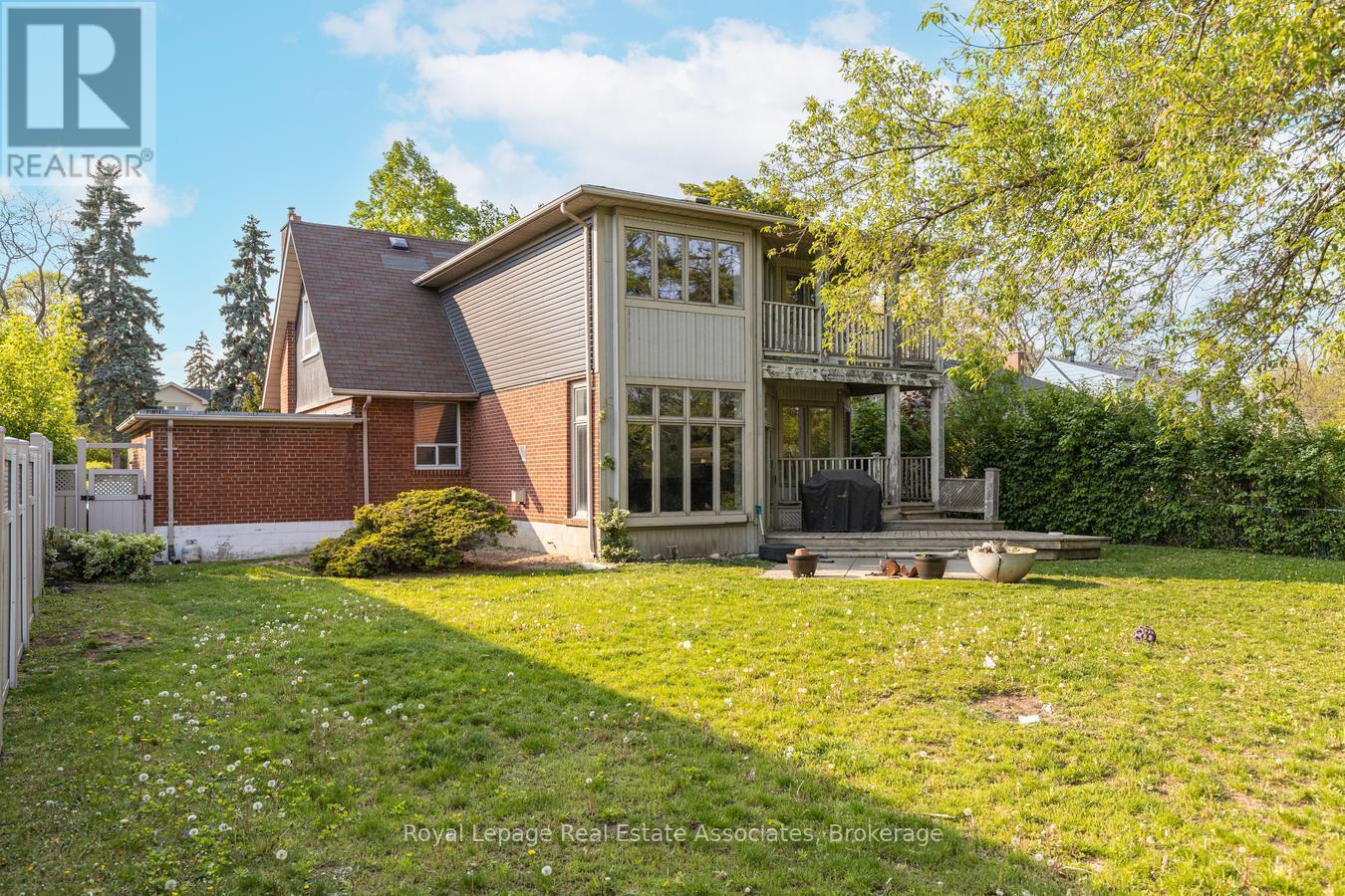 938 Henley Road, Mississauga, ON - Outdoor