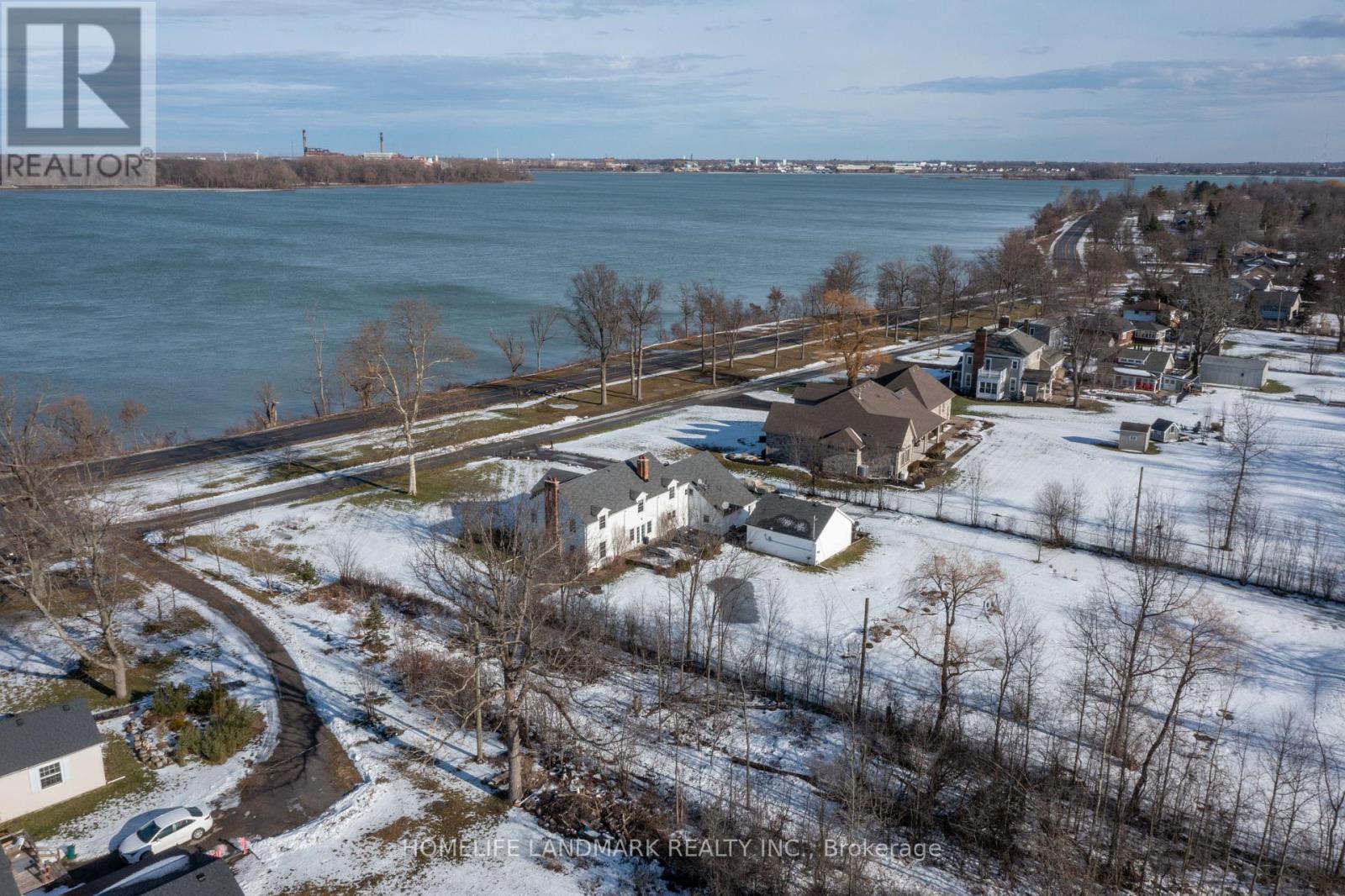 1927 Niagara Parkway, Fort Erie, ON - Outdoor With Body Of Water With View