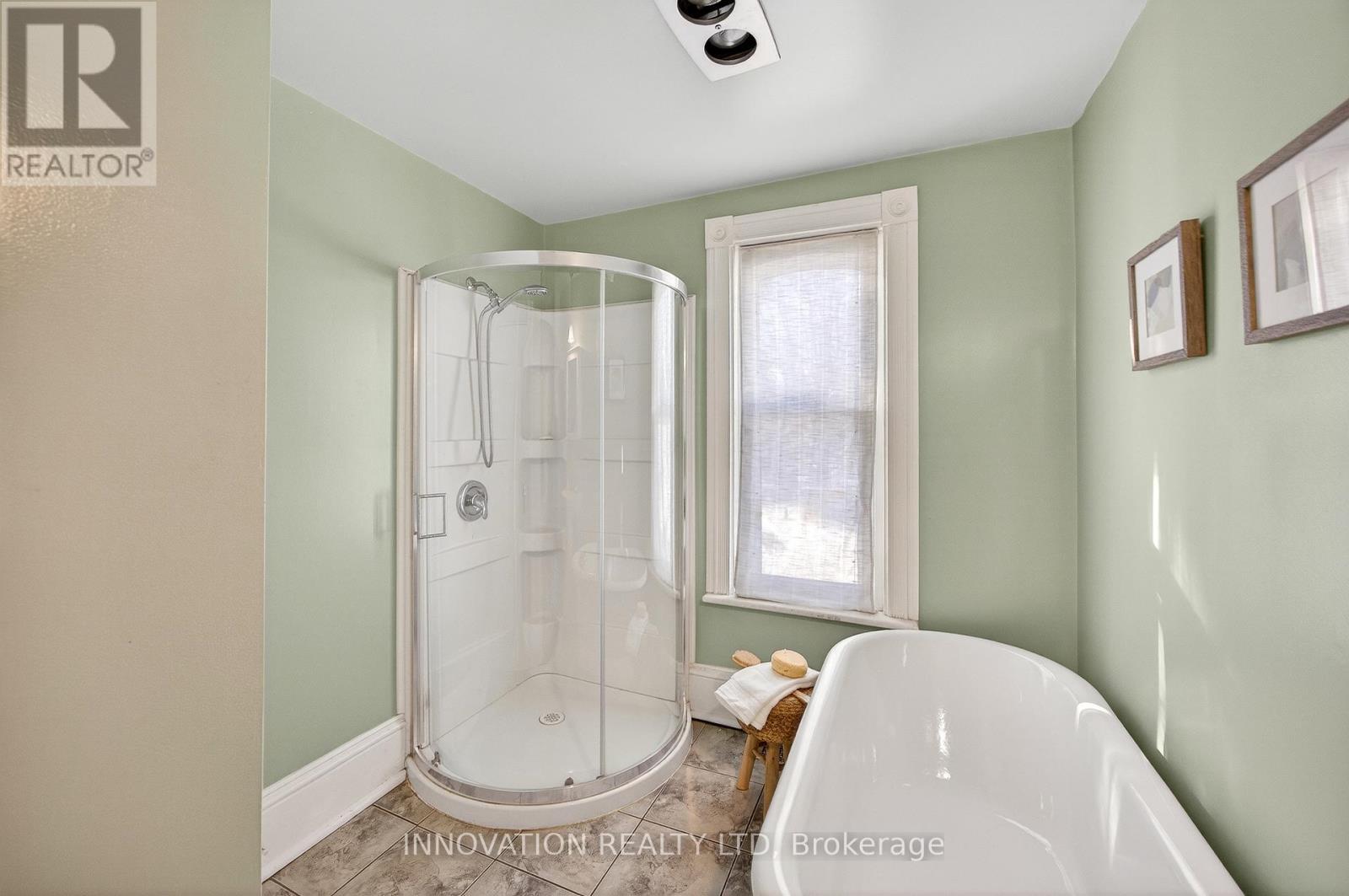 10 Rochester Street, Carleton Place, ON - Indoor Photo Showing Bathroom