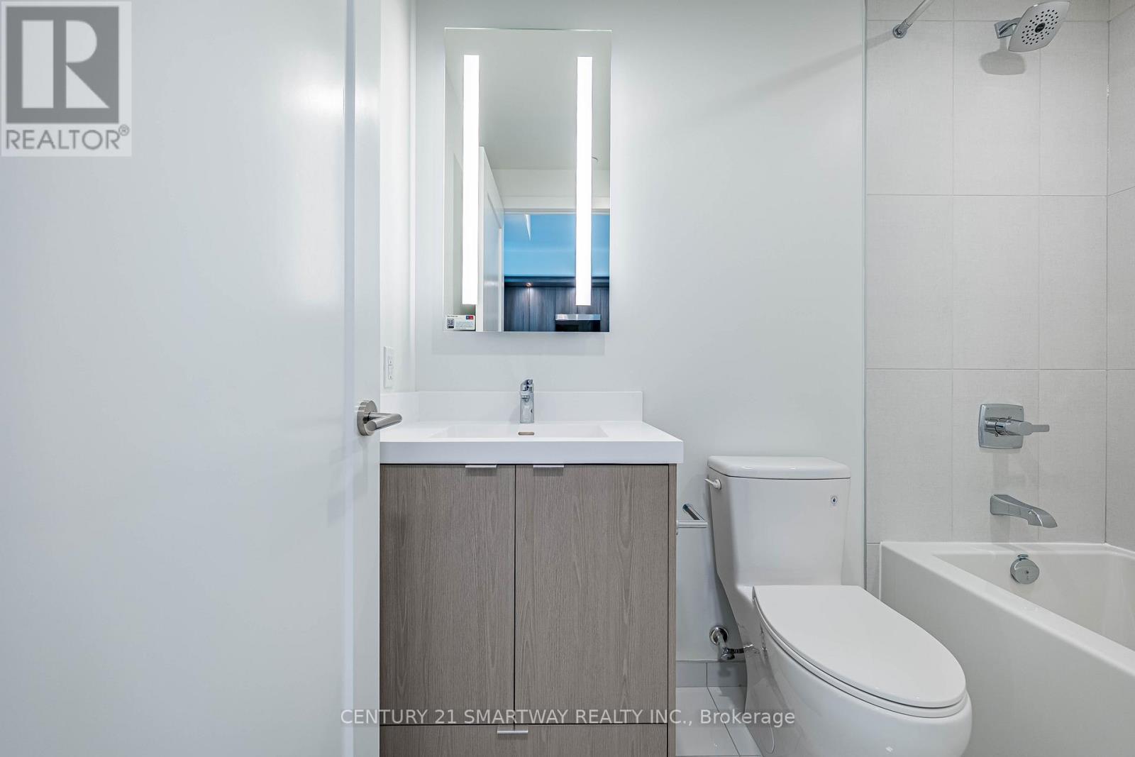 1111 - 60 Central Park Roadway, Toronto, ON - Indoor Photo Showing Bathroom