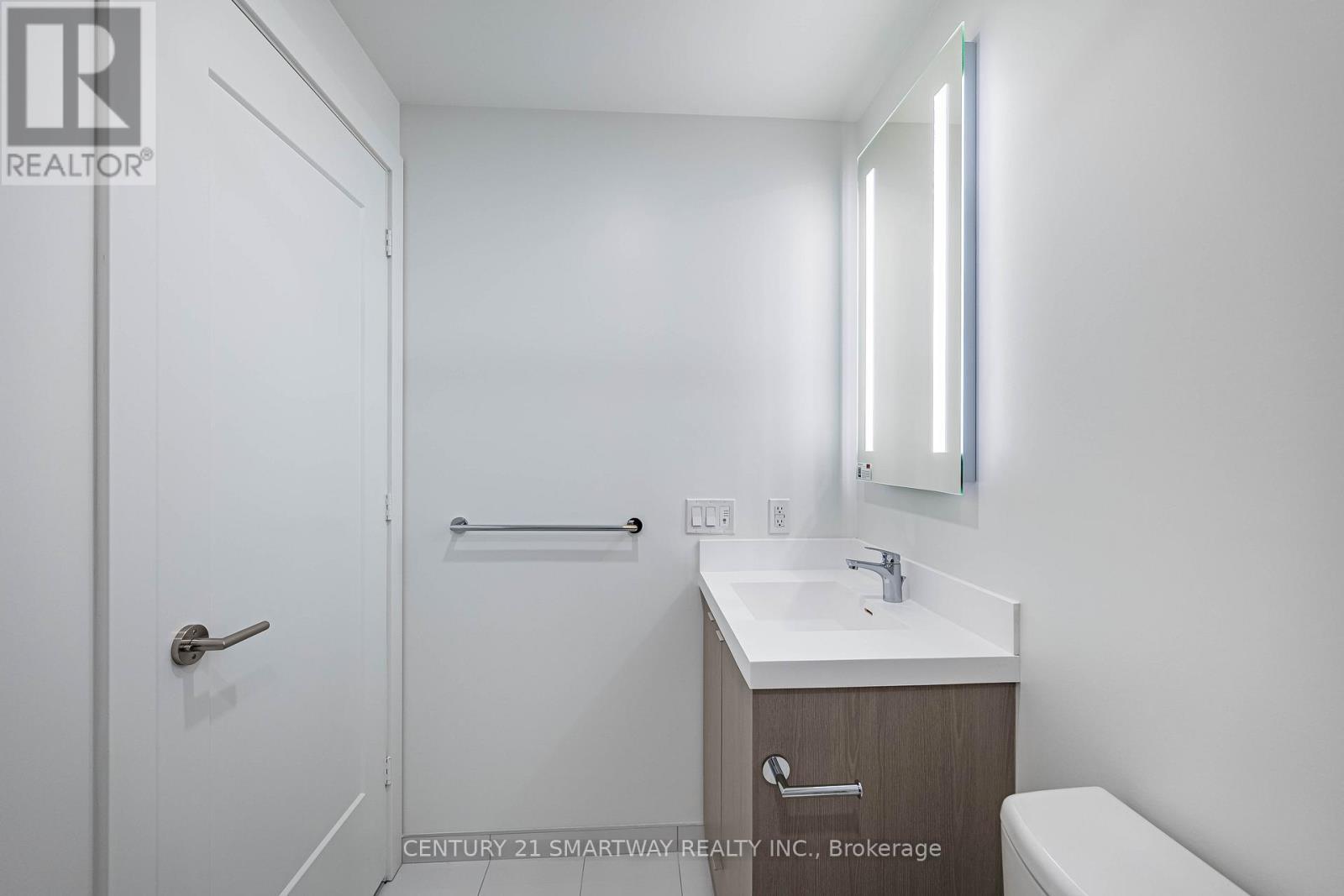 1111 - 60 Central Park Roadway, Toronto, ON - Indoor Photo Showing Bathroom