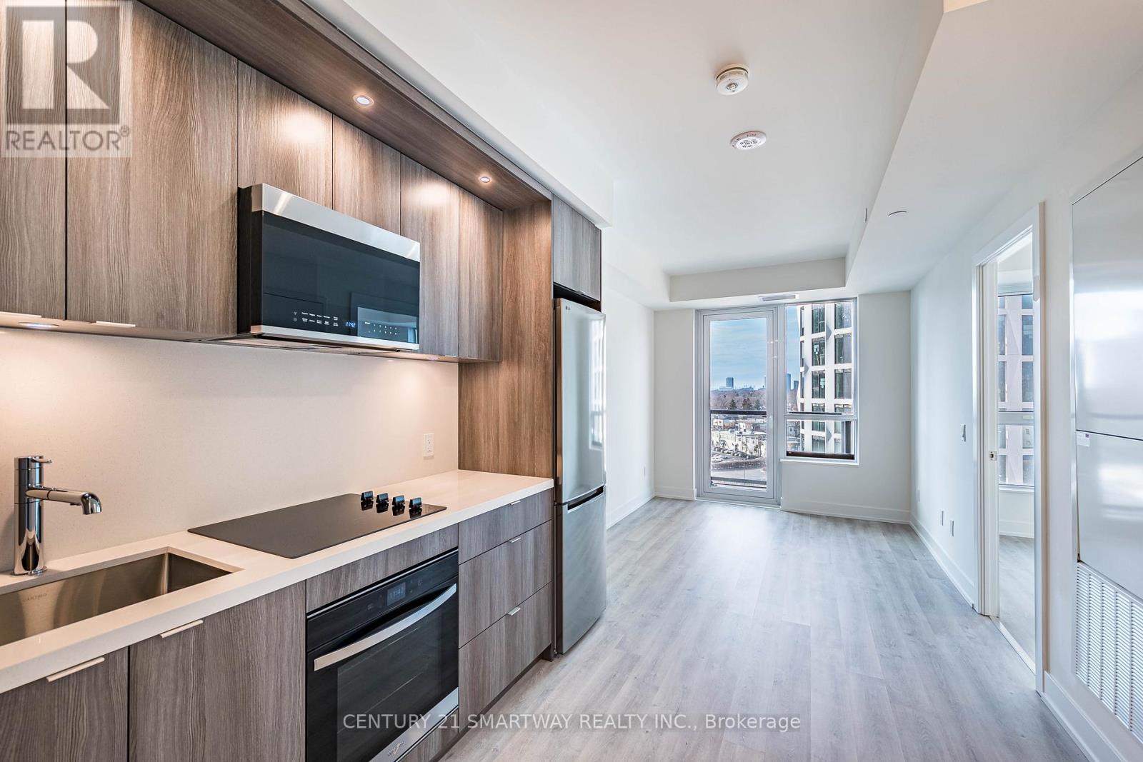 1111 - 60 Central Park Roadway, Toronto, ON - Indoor Photo Showing Kitchen With Upgraded Kitchen