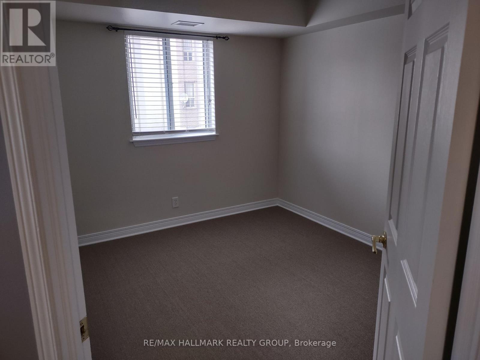 313 - 429 Somerset Street W, Ottawa, ON - Indoor Photo Showing Other Room