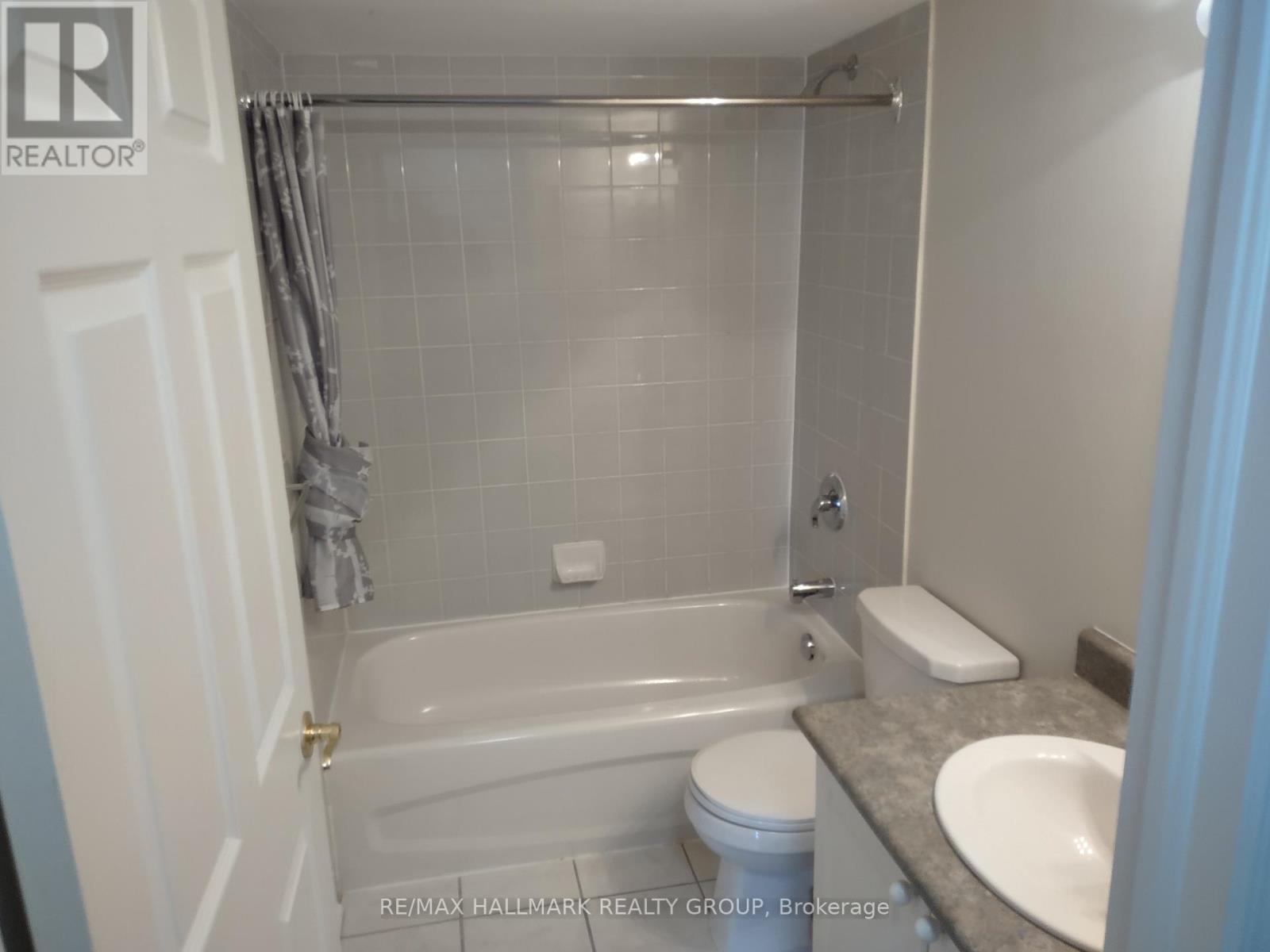313 - 429 Somerset Street W, Ottawa, ON - Indoor Photo Showing Bathroom