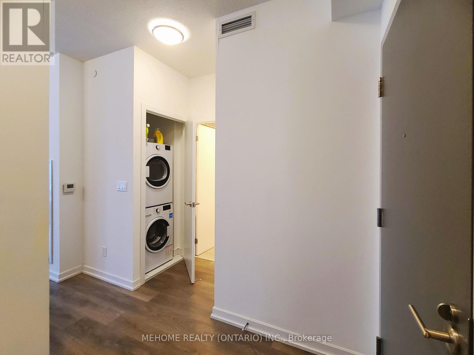 1204 - 32 Forest Manor Road, Toronto, ON