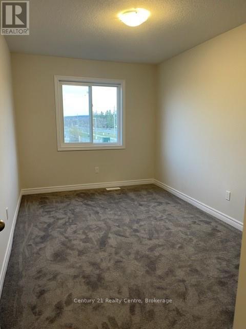 6 Mockingbird Lane, Hamilton, ON - Indoor Photo Showing Other Room