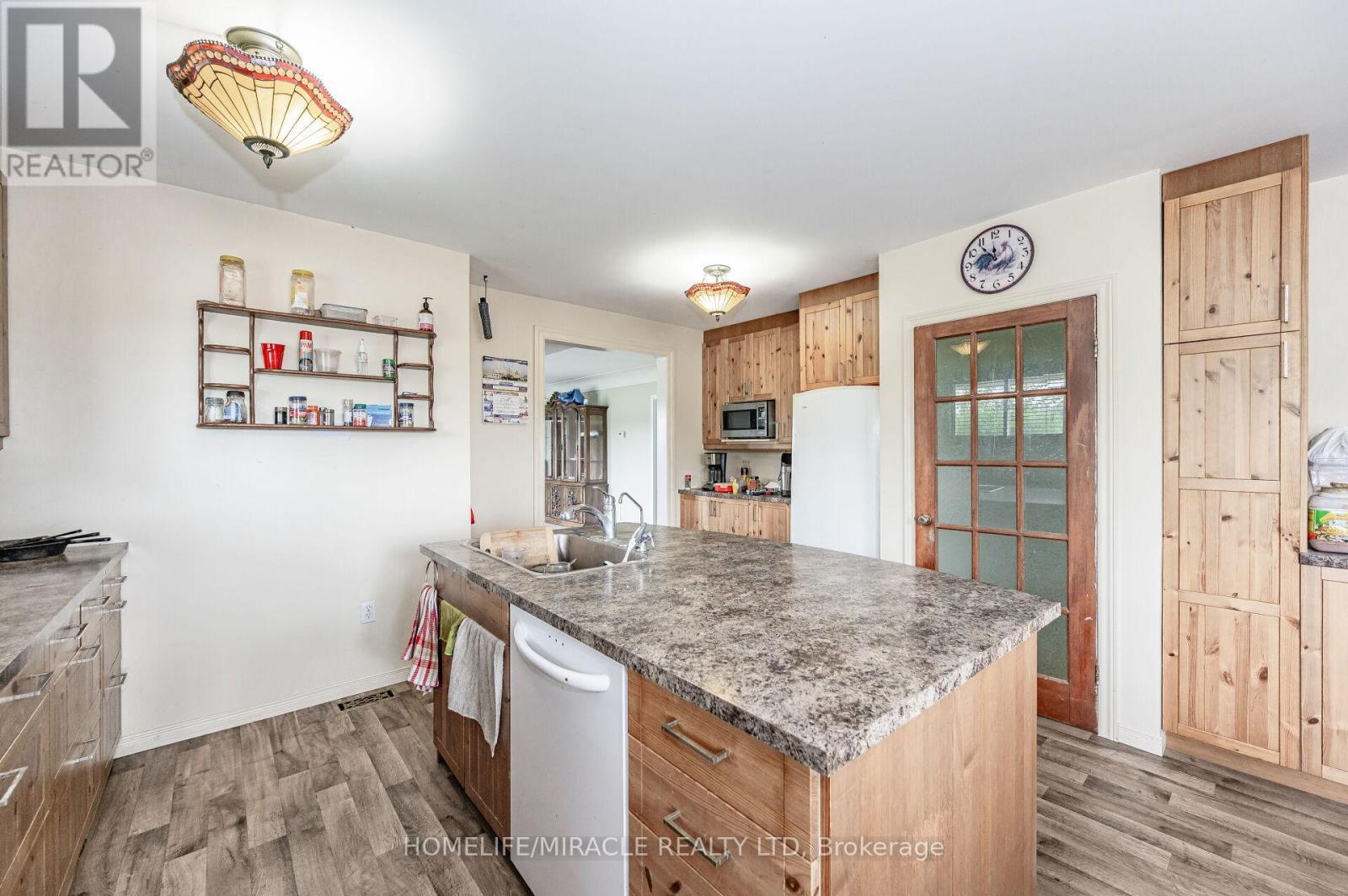 1388 Highway 6 N, Hamilton, ON