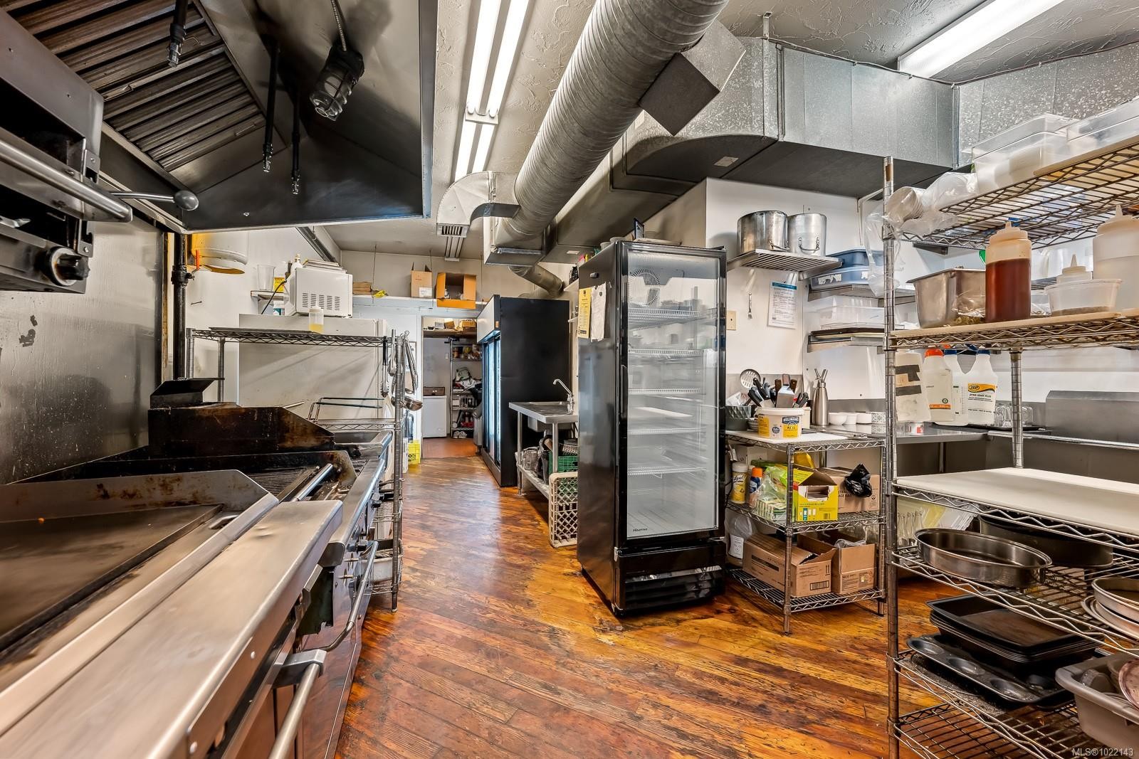 355 4Th St, Courtenay, BC