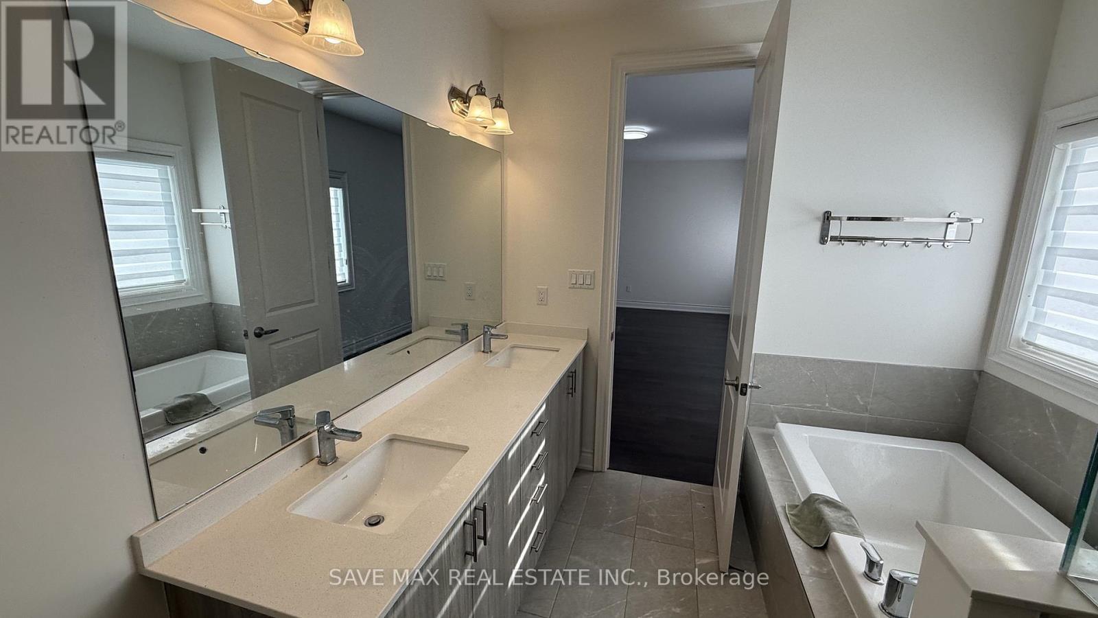 56 Lollard Way, Brampton, ON - Indoor Photo Showing Bathroom