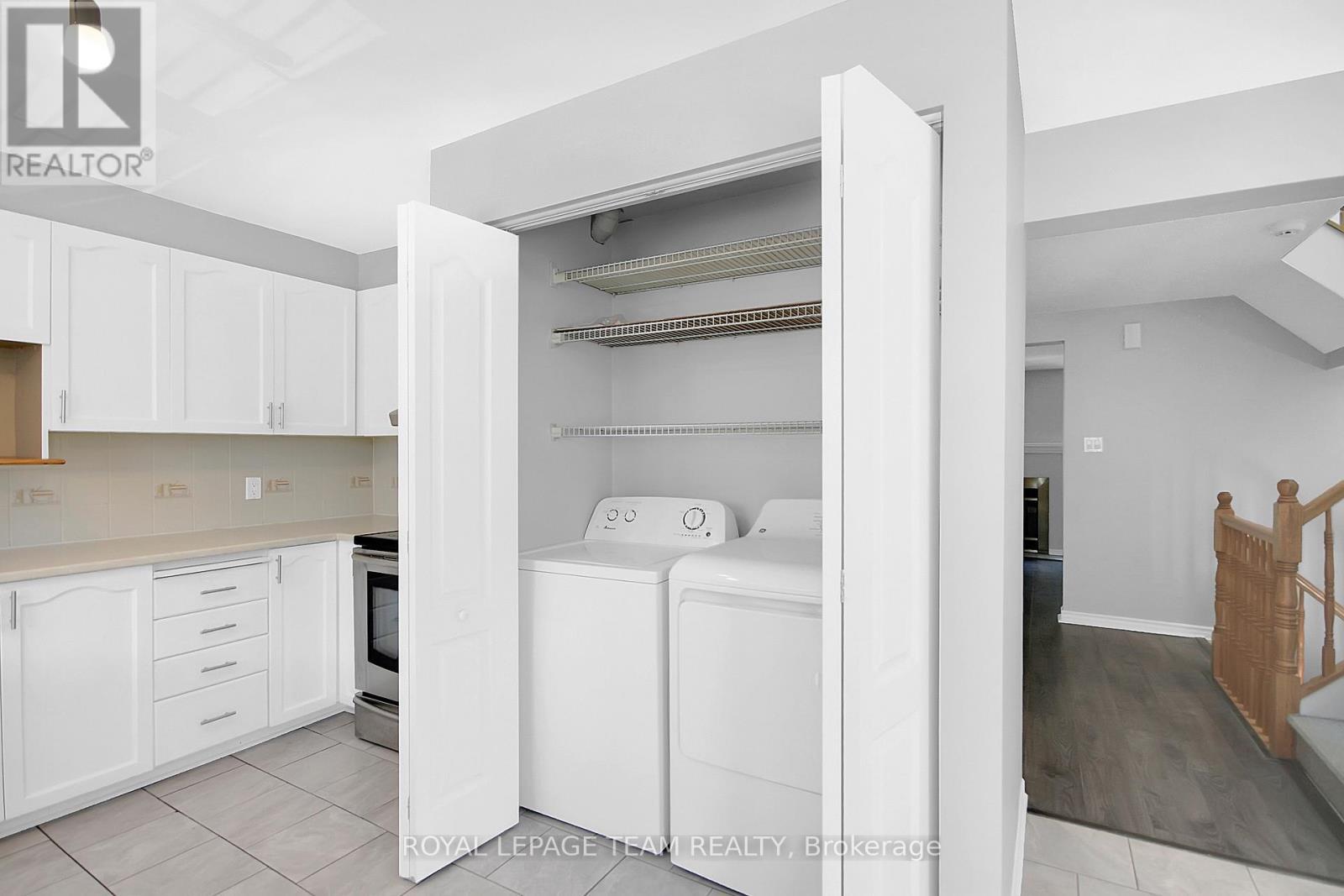 4 - 7 Wrenwood Crescent, Ottawa, ON - Indoor Photo Showing Laundry Room