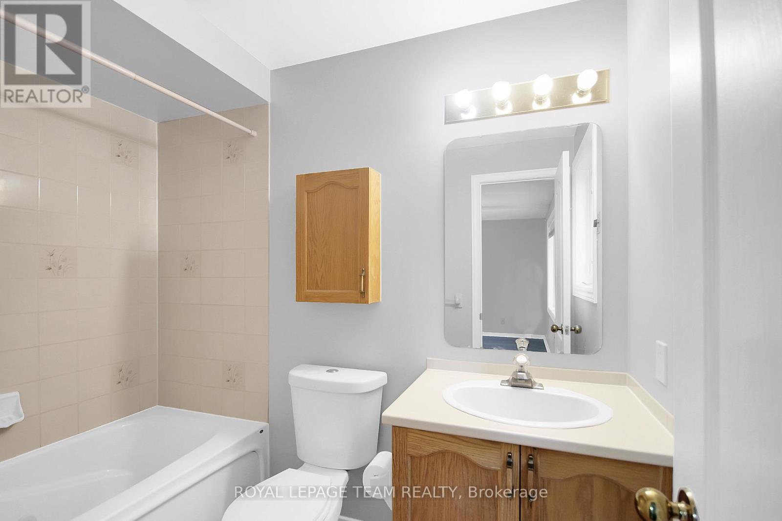 4 - 7 Wrenwood Crescent, Ottawa, ON - Indoor Photo Showing Bathroom