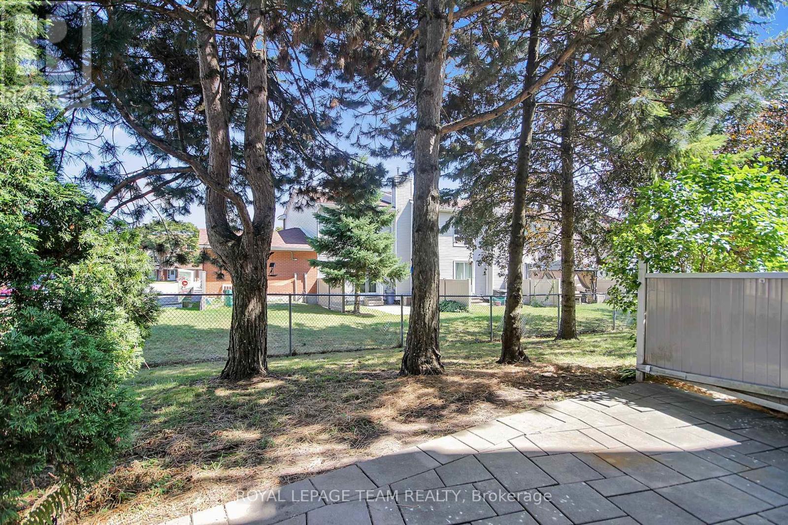 4 - 7 Wrenwood Crescent, Ottawa, ON - Outdoor