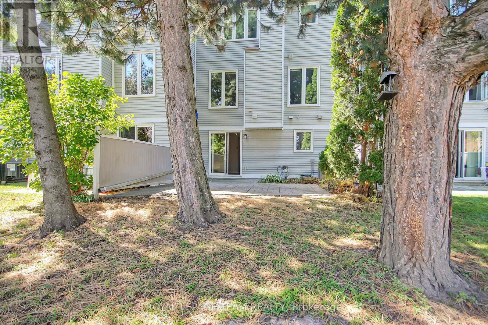 4 - 7 Wrenwood Crescent, Ottawa, ON - Outdoor