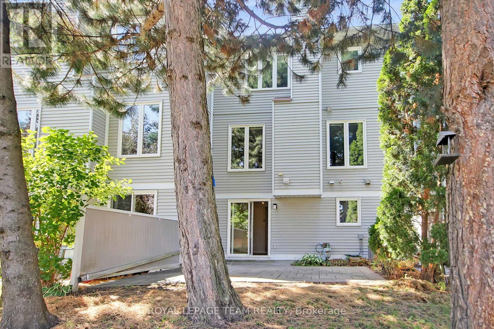 4 - 7 Wrenwood Crescent, Ottawa, ON - Outdoor