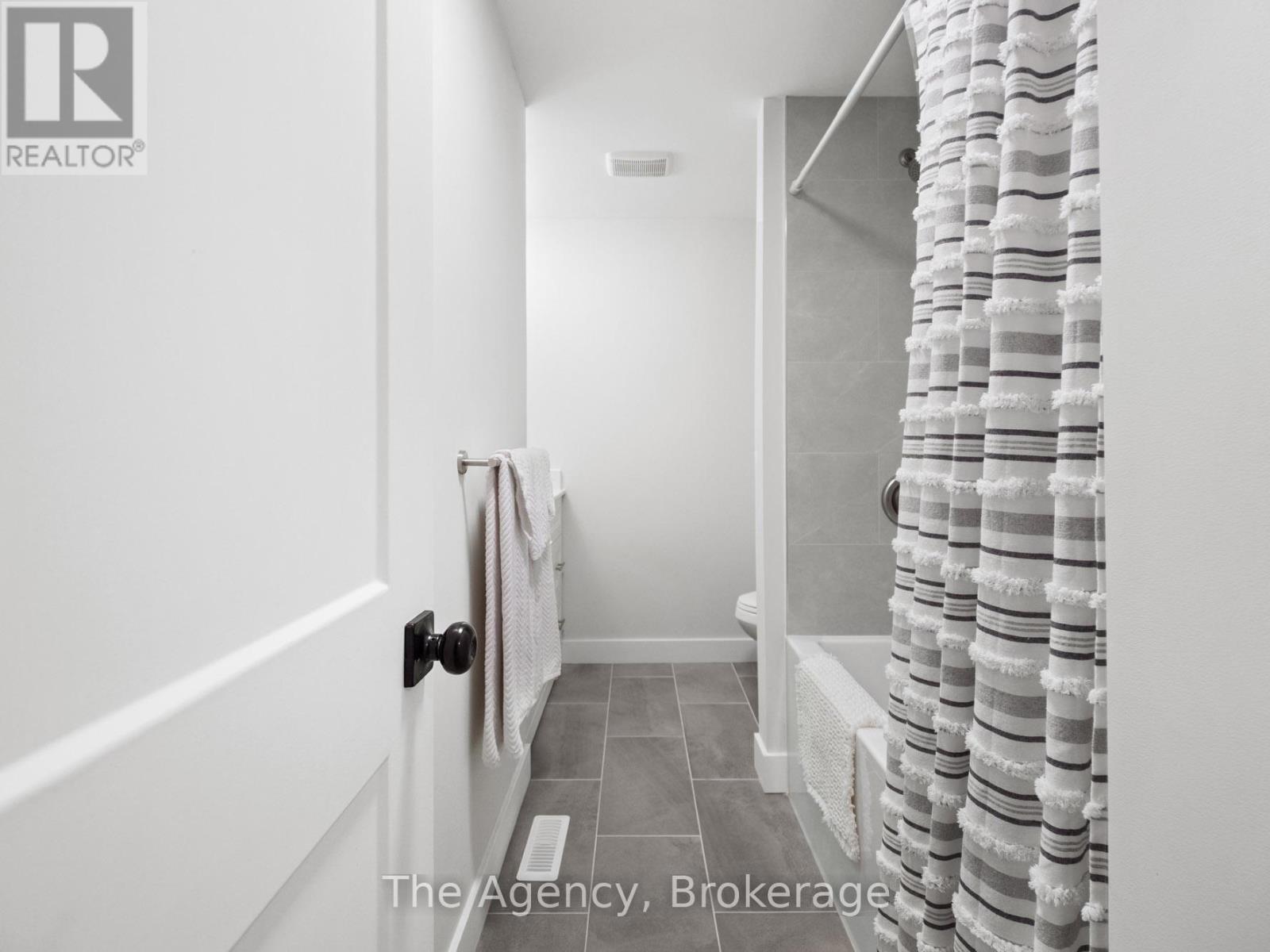 7 - 185 Denistoun Street, Welland (Broadway), ON - Indoor Photo Showing Other Room