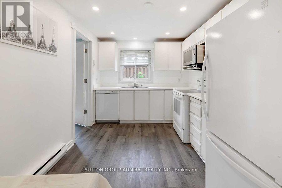 143 Torresdale Avenue, Toronto, ON - Indoor Photo Showing Kitchen