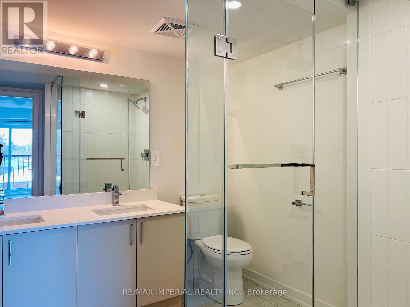 209 - 1670 Victoria Park Avenue, Toronto, ON - Indoor Photo Showing Bathroom