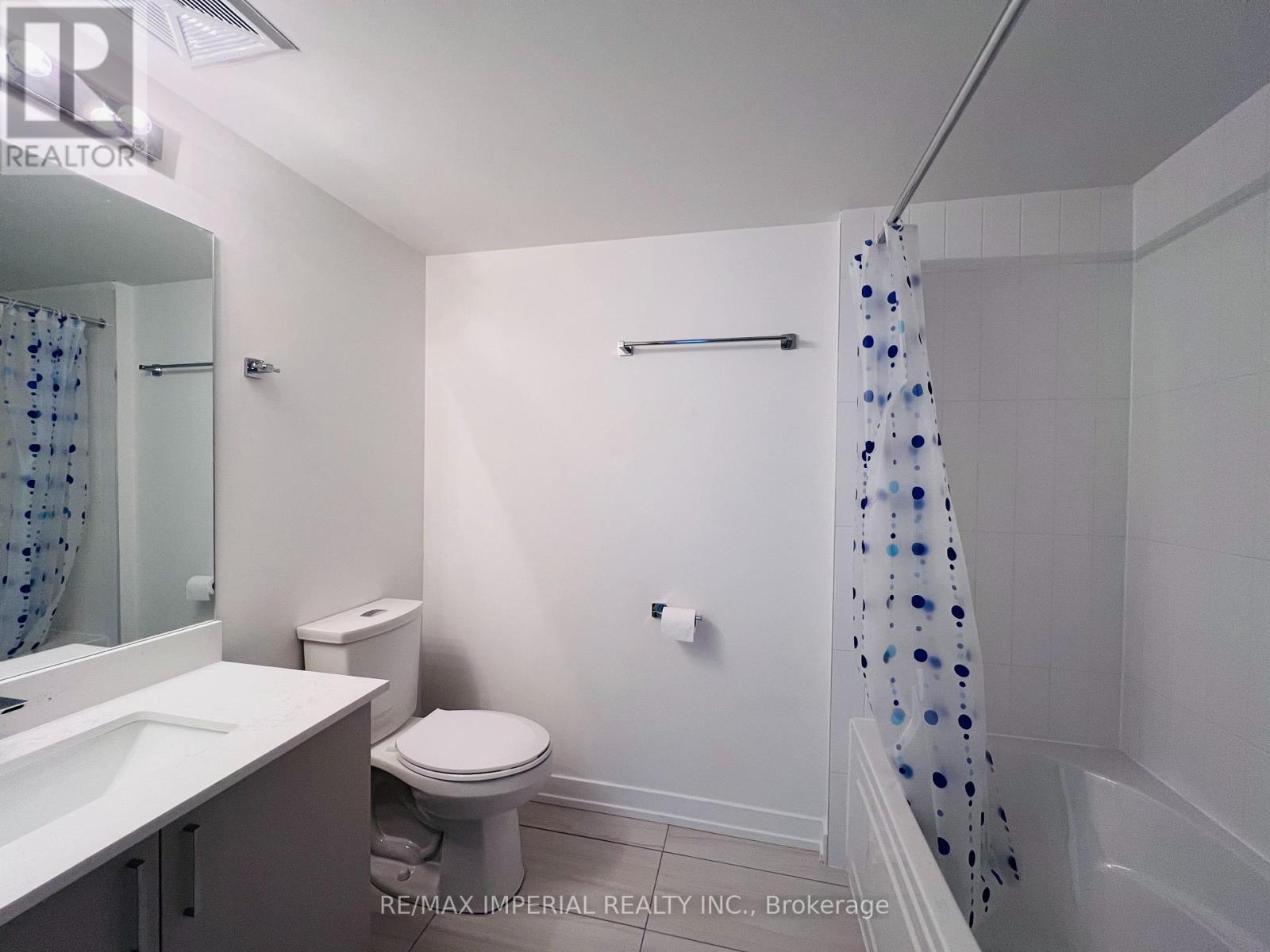 209 - 1670 Victoria Park Avenue, Toronto, ON - Indoor Photo Showing Bathroom