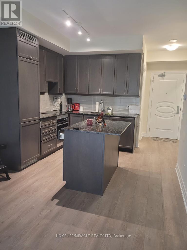 421 - 9085 Jane Street, Vaughan, ON - Indoor Photo Showing Kitchen