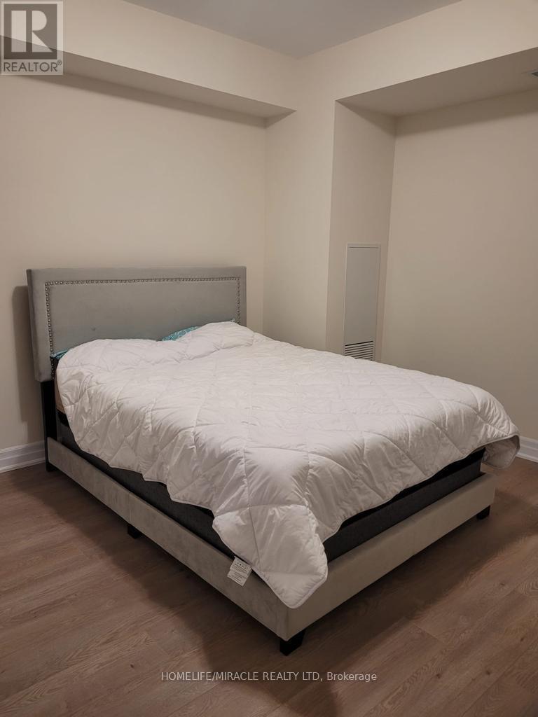 421 - 9085 Jane Street, Vaughan, ON - Indoor Photo Showing Bedroom