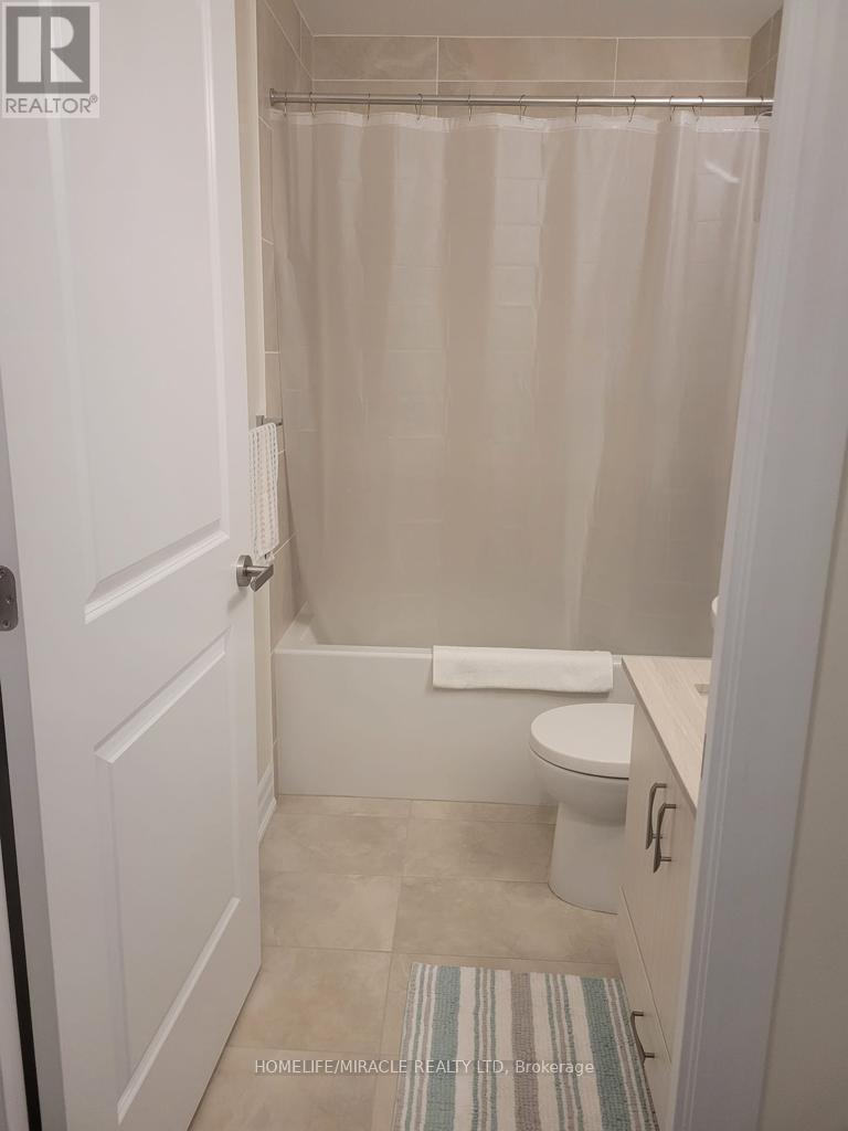 421 - 9085 Jane Street, Vaughan, ON - Indoor Photo Showing Bathroom
