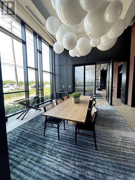 1706 - 3220 William Coltson Ave. Avenue, Oakville, ON - Indoor