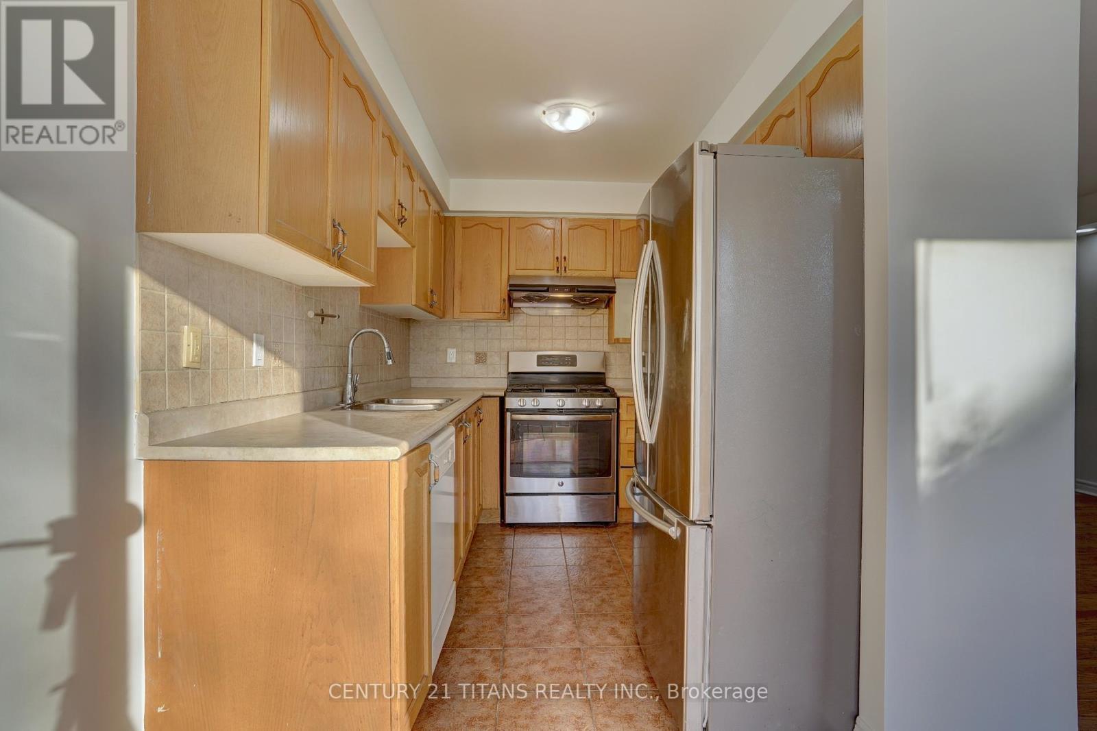 97 Triple Crown Avenue, Toronto, ON - Indoor Photo Showing Kitchen