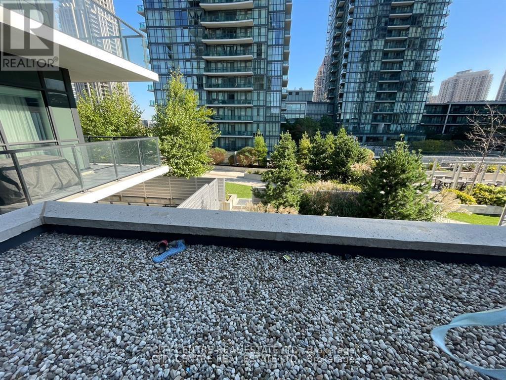 609 - 4085 Parkside Village Drive, Mississauga, ON - Outdoor