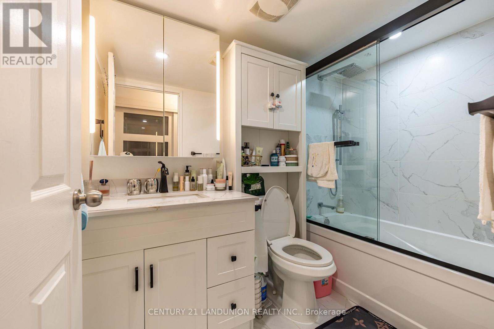 1209 - 55 Bamburgh Circle, Toronto, ON - Indoor Photo Showing Bathroom