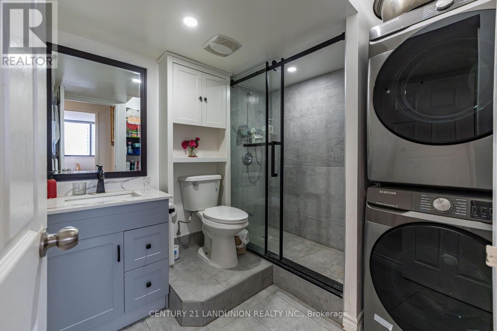1209 - 55 Bamburgh Circle, Toronto, ON - Indoor Photo Showing Laundry Room