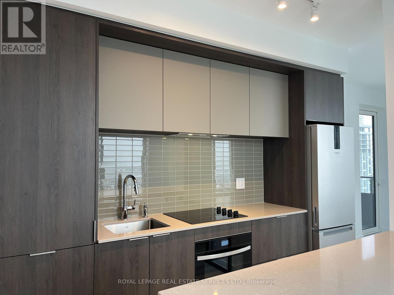 3210 - 395 Square One Drive, Mississauga, ON - Indoor Photo Showing Kitchen With Upgraded Kitchen