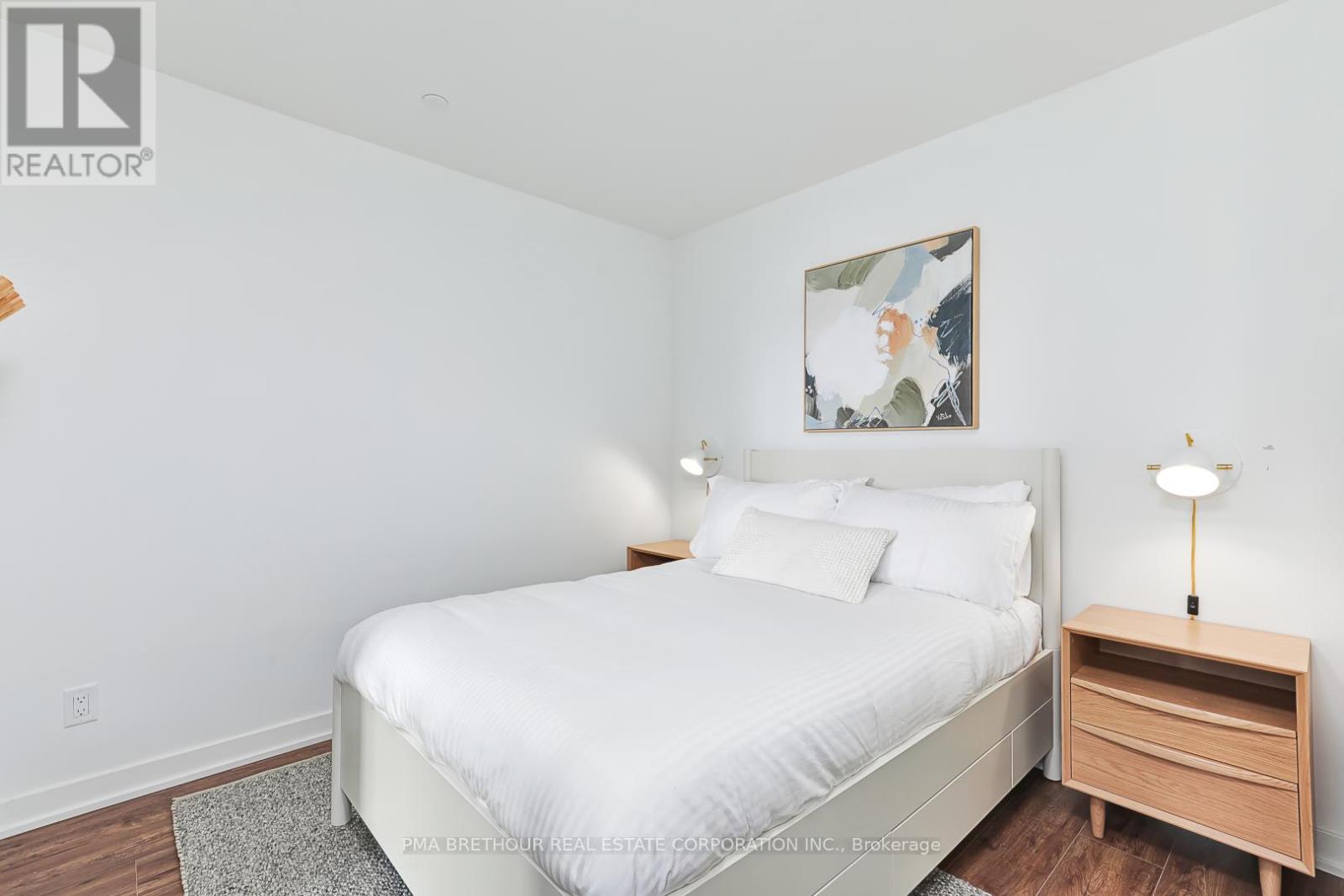 210 - 31 Huron Street, Collingwood, ON - Indoor Photo Showing Bedroom