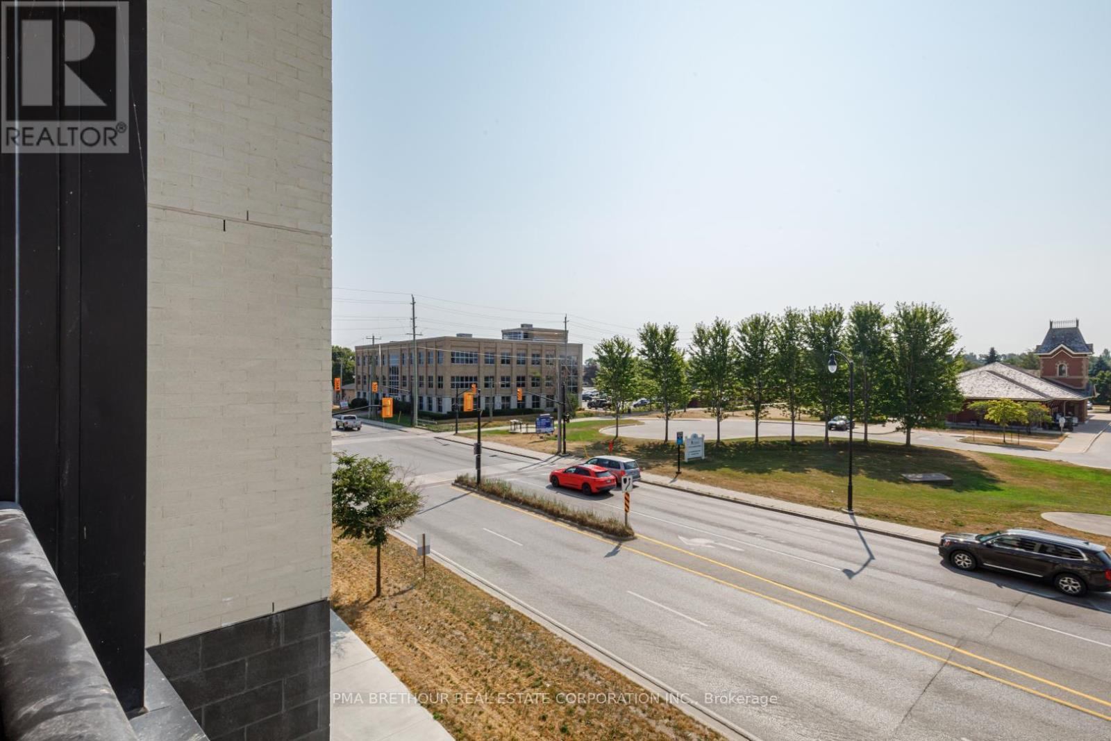 210 - 31 Huron Street, Collingwood, ON - Outdoor