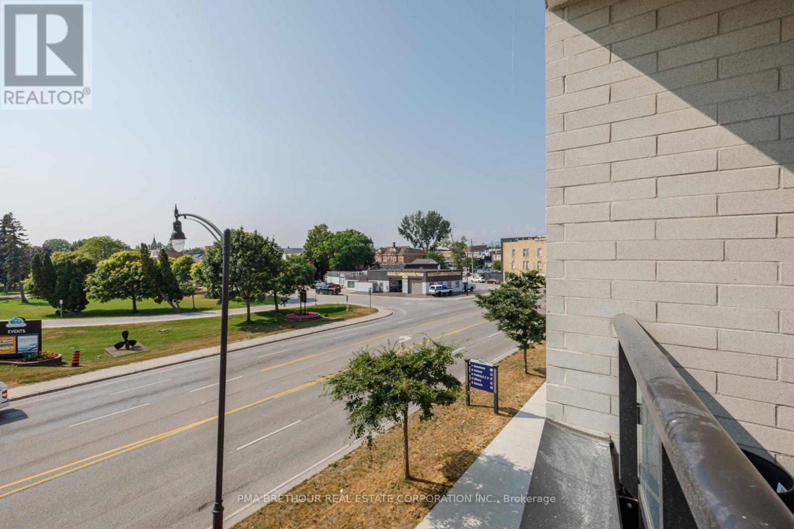 210 - 31 Huron Street, Collingwood, ON - Outdoor