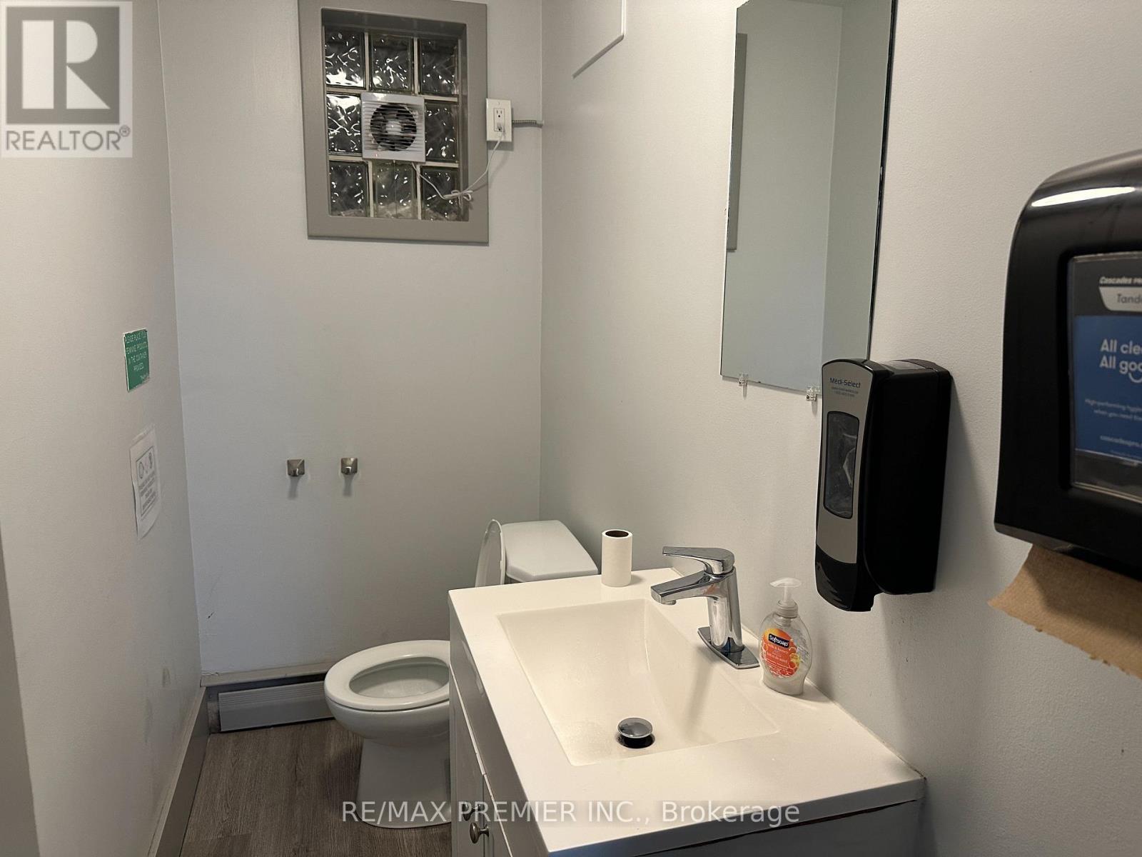 70 King Street E, Hamilton, ON