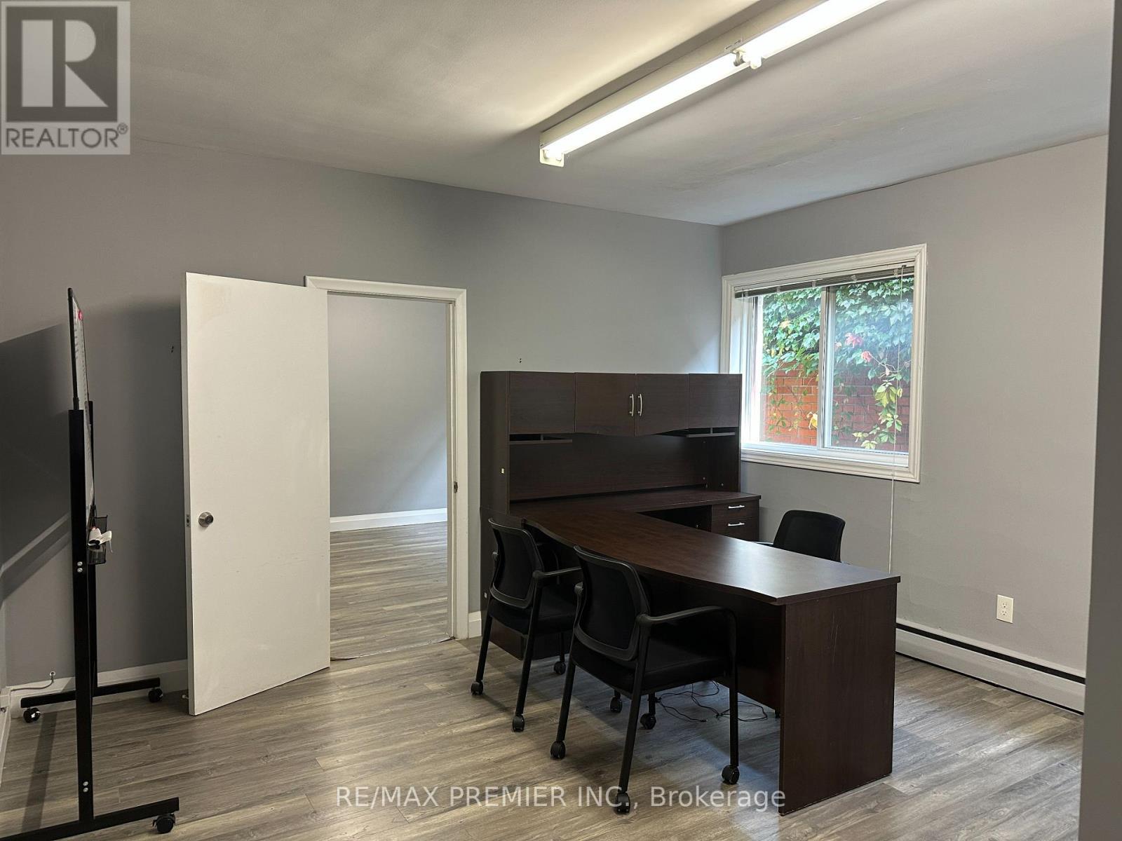 70 King Street E, Hamilton, ON