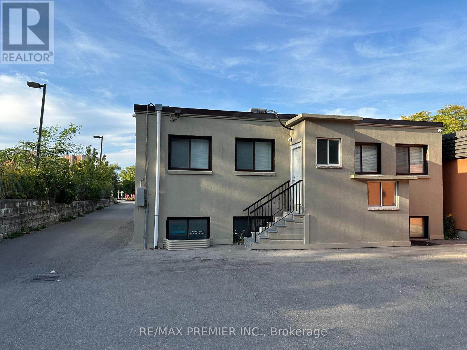 70 King Street E, Hamilton, ON