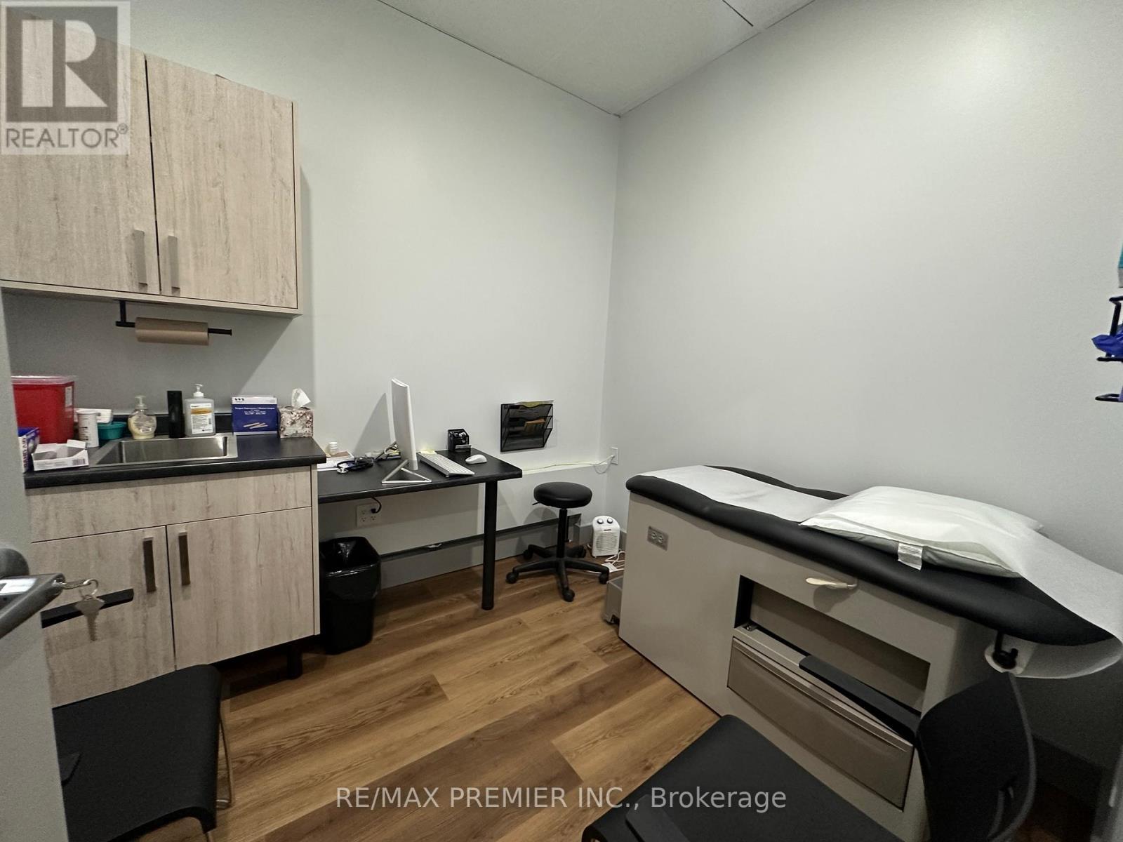 70 King Street E, Hamilton, ON